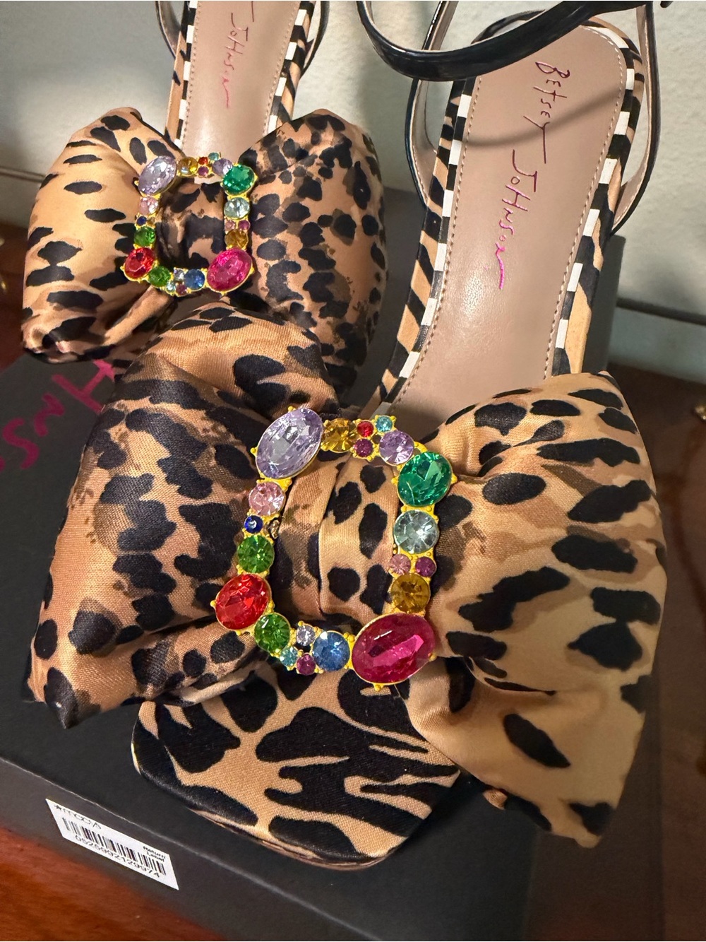 Betsey Johnson Pollie Leopard Bow Gem ๐ Sparkle Ankle-Strap Green Heels Funky - Picture 5 of 9